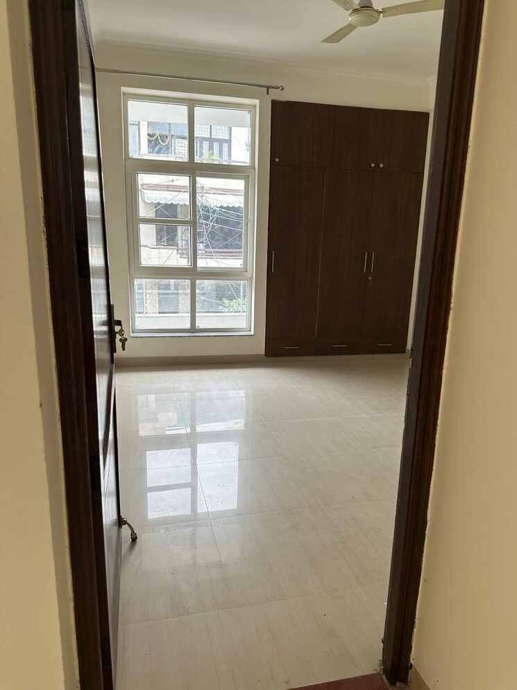 Balcony, sector 41 3 Bedroom 180 Sq.Yd. Villa In Sector 41 Noida 8920592