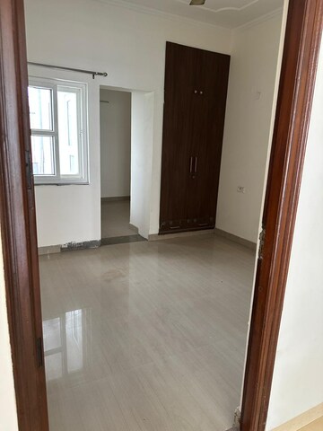Room in 3 BHK Villa at Sector 41 – for Rent