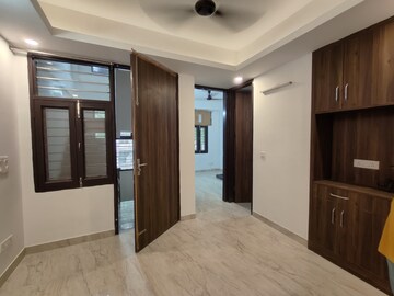 Room in 2 BHK Builder Floor at Sector 46 – for Rent