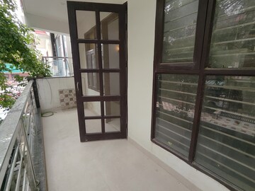 Room in 2 BHK Builder Floor at Sector 46 – for Rent