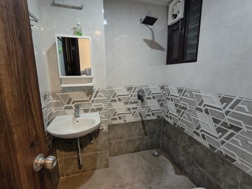 Bathroom in 2 BHK Builder Floor at Sector 46 – for Rent