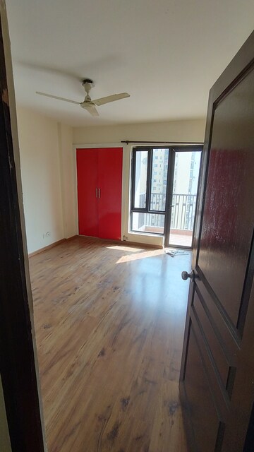 2.5 BHK Apartment For Rent in Logix Blossom County, Sector 137