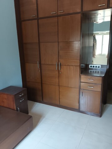 Room in 3 BHK Apartment at Panchavati Versova, Versova – for Rent