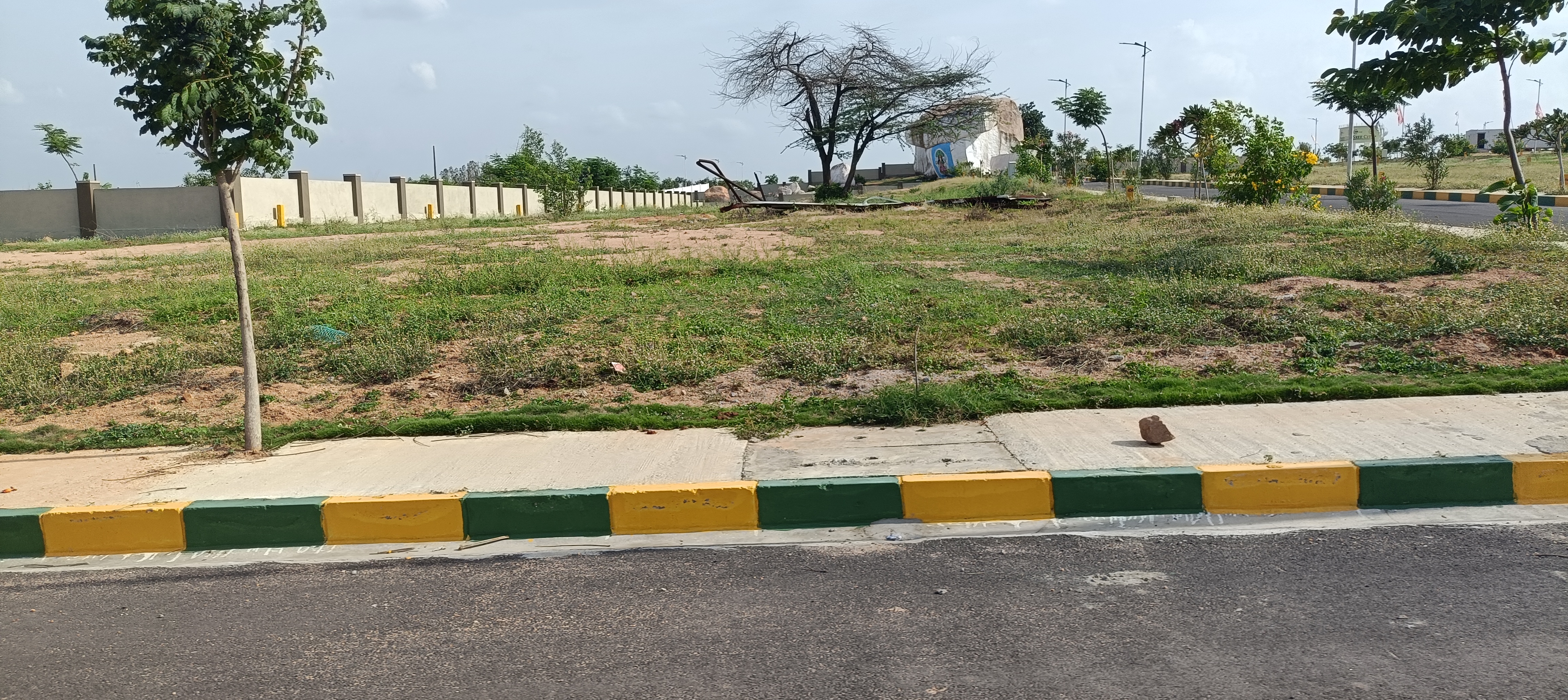 Plot For Sale in SR Sree City