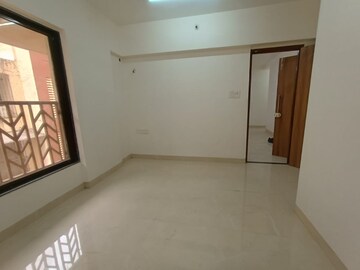 Room in 2 BHK Apartment at Rite Skyluxe, Chembur – for Rent