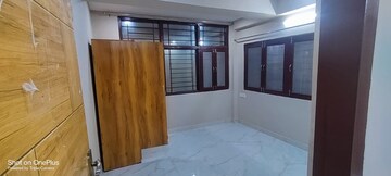 Room in 3 BHK Apartment at Vasant Kunj – for Rent