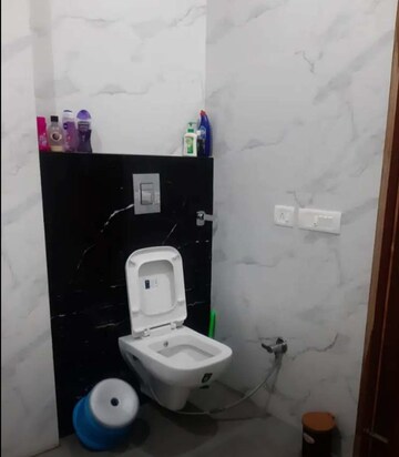 Bathroom in 1 BHK Builder Floor at Sector 22 – for Rent