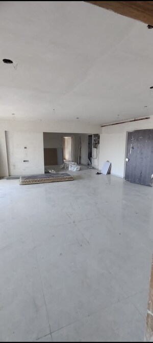 5 BHK Apartment For Sale in Khar West