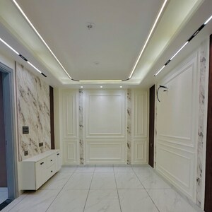 Building Lobby in 3 BHK Builder Floor at Mohan Garden – for Sale