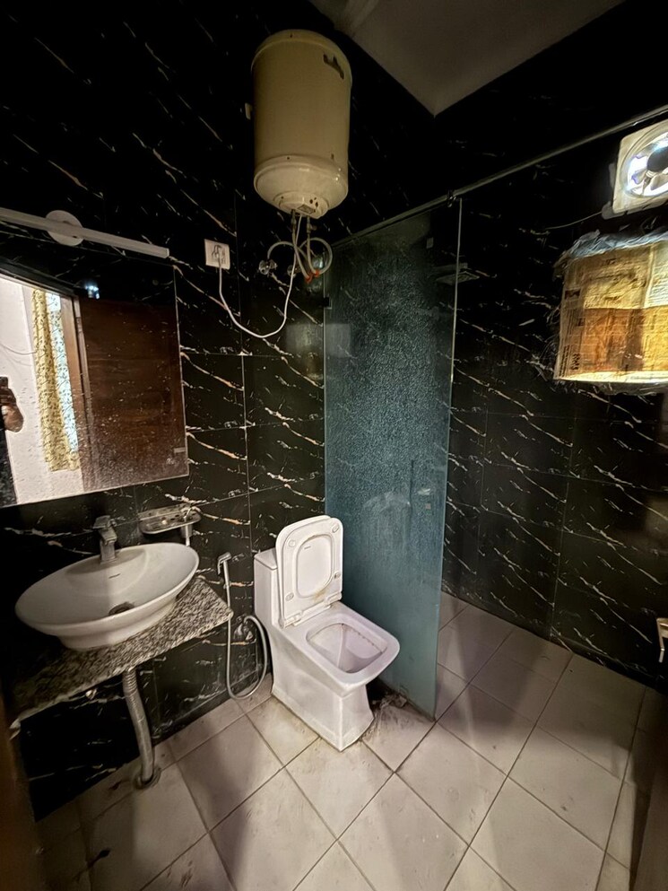 Master Bedroom, greater kailash i 3 Bedroom 200 Sq.Yd. Builder Floor In Greater Kailash I Delhi 8920708