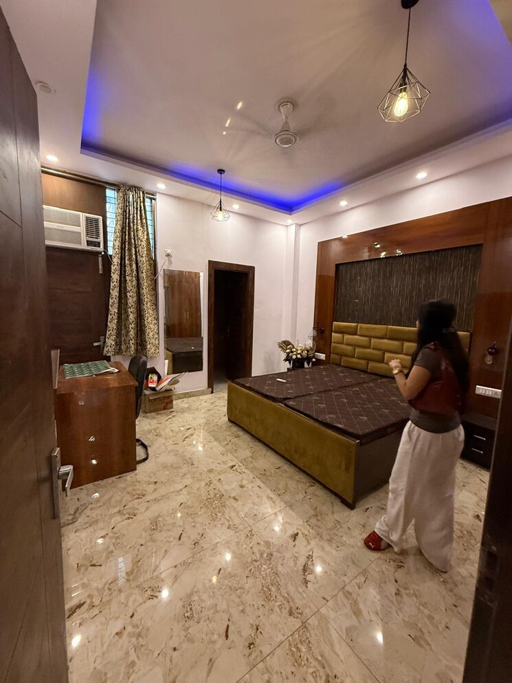 Bedroom, greater kailash i 3 Bedroom 200 Sq.Yd. Builder Floor In Greater Kailash I Delhi 8920708