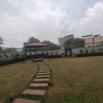 Parking in 5 BHK Builder Floor at Unitech South City II, Sector 50 – for Rent