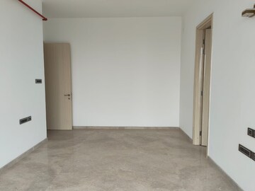 Master Bedroom in 2.5 BHK Apartment at Marathon Monte South, Byculla West – for Rent