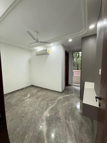 Room in 2 BHK Builder Floor at Kalkaji – for Rent