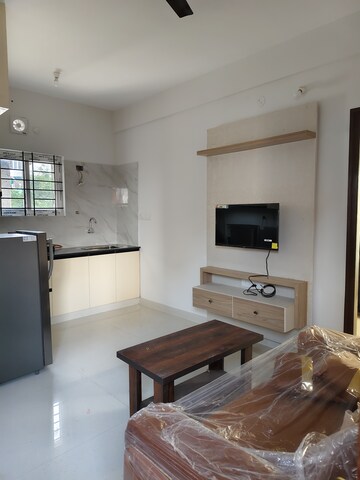 Living Room in 1 BHK Apartment at Indiranagar – for Rent