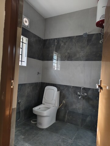Bathroom in 1 BHK Apartment at Indiranagar – for Rent
