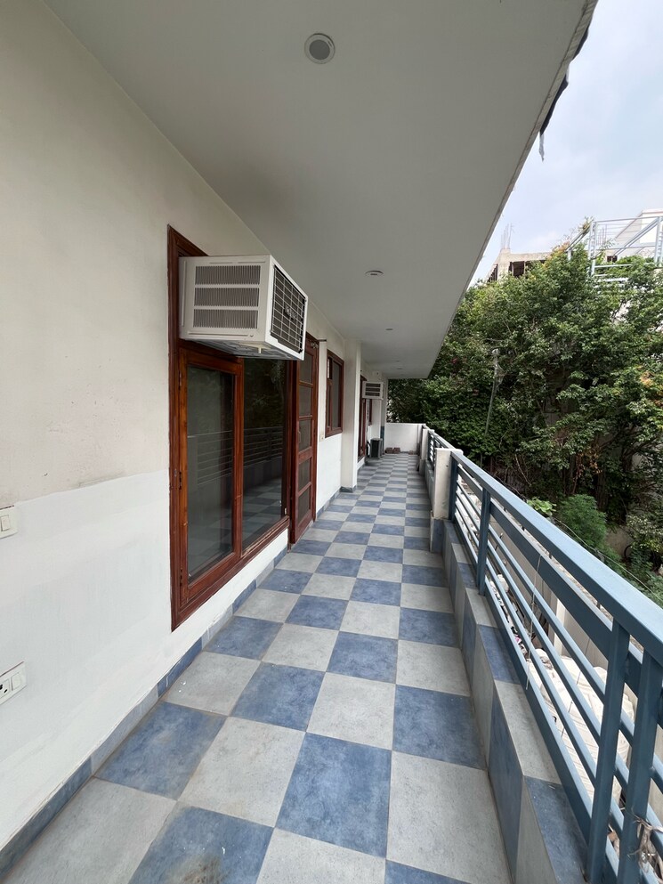 Balcony, sector 27 5 Bedroom 3900 Sq.Ft. Builder Floor In Sector 27 Gurgaon 8920737