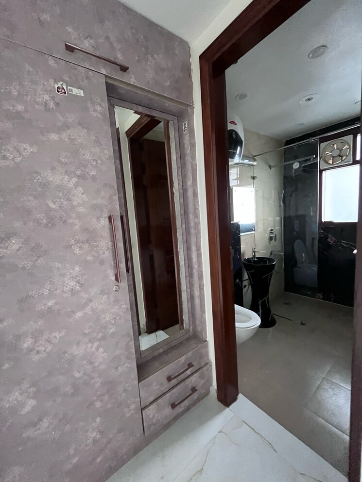 undefined, sector 27 5 Bedroom 3900 Sq.Ft. Builder Floor In Sector 27 Gurgaon 8920737