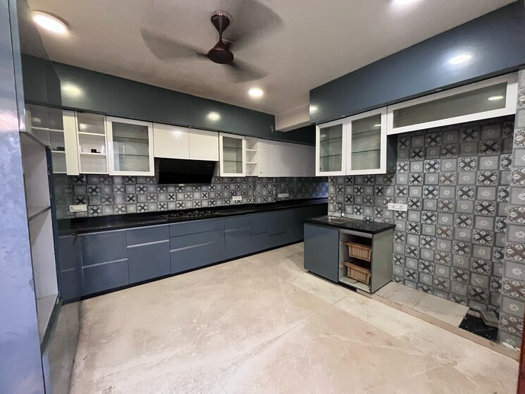 Kitchen, sector 27 5 Bedroom 3900 Sq.Ft. Builder Floor In Sector 27 Gurgaon 8920737