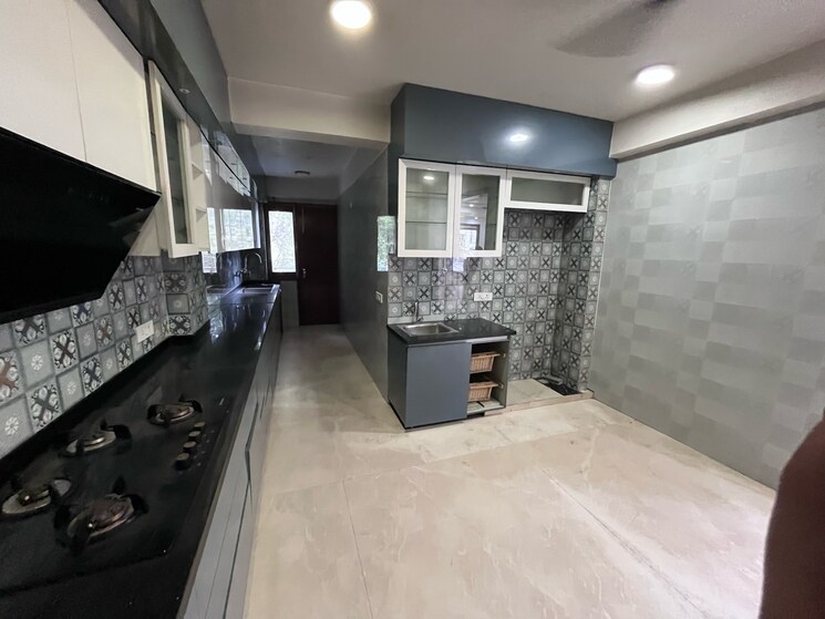 Kitchen, sector 27 5 Bedroom 3900 Sq.Ft. Builder Floor In Sector 27 Gurgaon 8920737