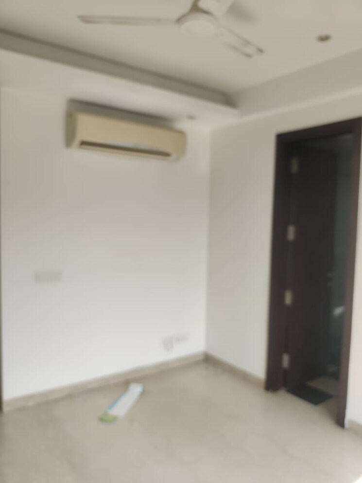 Room, sarvodaya enclave 3 Bedroom 200 Sq.Yd. Builder Floor In Sarvodaya Enclave Delhi 8920727