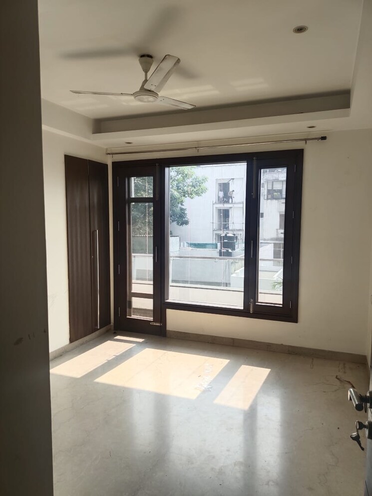 Room, sarvodaya enclave 3 Bedroom 200 Sq.Yd. Builder Floor In Sarvodaya Enclave Delhi 8920727