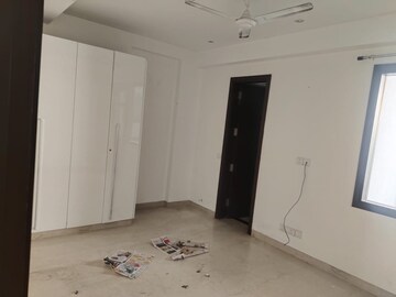 Room in 3 BHK Builder Floor at Sarvodaya Enclave – for Rent