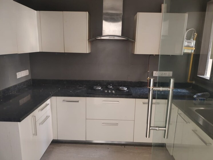 Kitchen, sarvodaya enclave 3 Bedroom 200 Sq.Yd. Builder Floor In Sarvodaya Enclave Delhi 8920727