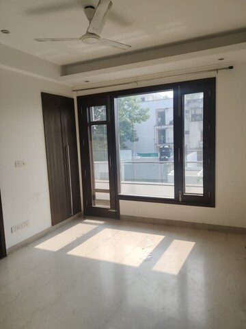 Room in 3 BHK Builder Floor at Sarvodaya Enclave – for Rent