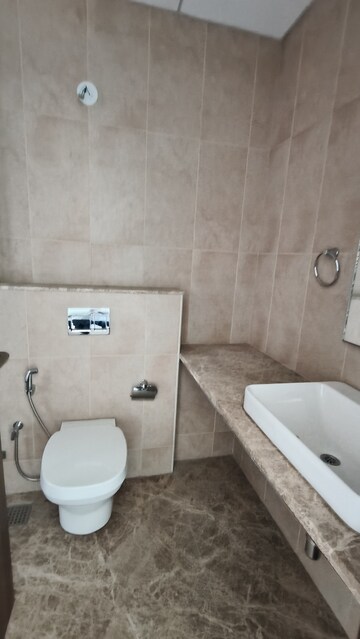 Attached Bathroom in 3 BHK Apartment at Peninsula Salsette 27, Byculla – for Sale