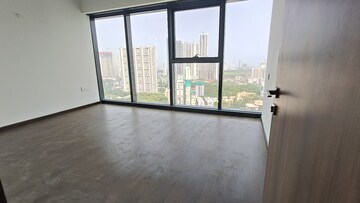 Master Bedroom in 3 BHK Apartment at Peninsula Salsette 27, Byculla – for Sale