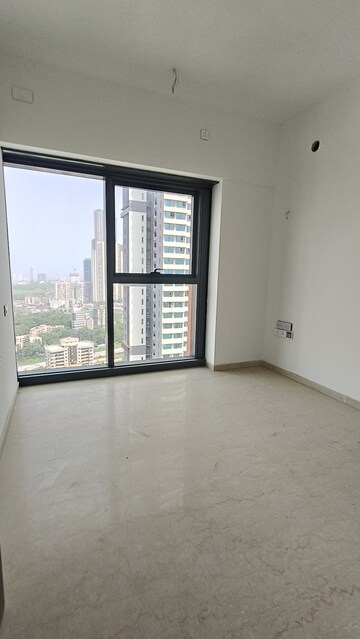 Room in 3 BHK Apartment at Peninsula Salsette 27, Byculla – for Sale
