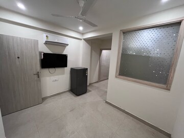 Room in 1 BHK Builder Floor at Ansal Sushant Lok I, Sector 43 – for Rent