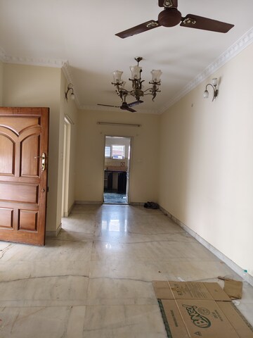 Building Lobby in 3 BHK Builder Floor at Halasuru – for Rent