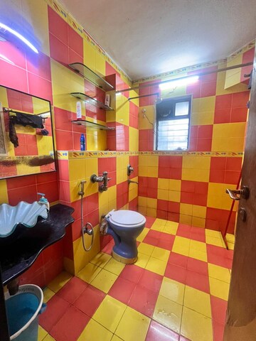 Attached Bathroom in 6 BHK Apartment at Andheri West – for Sale