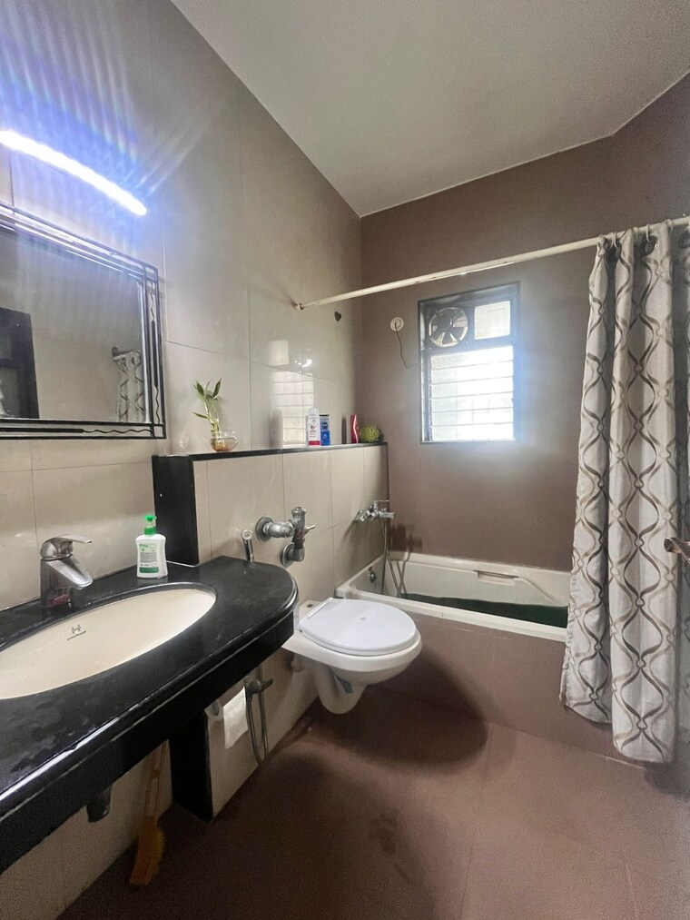 Attached Bathroom, andheri west 6 Bedroom 4500 Sq.Ft. Apartment In Andheri West Mumbai 8920749