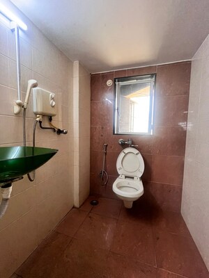 Bathroom in 6 BHK Apartment at Andheri West – for Sale