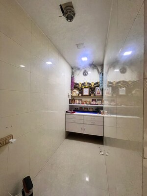  6 BHK Apartment at Andheri West – for Sale