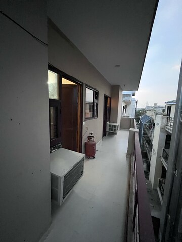 Building Lobby in 4 BHK Builder Floor at Sector 28 – for Rent