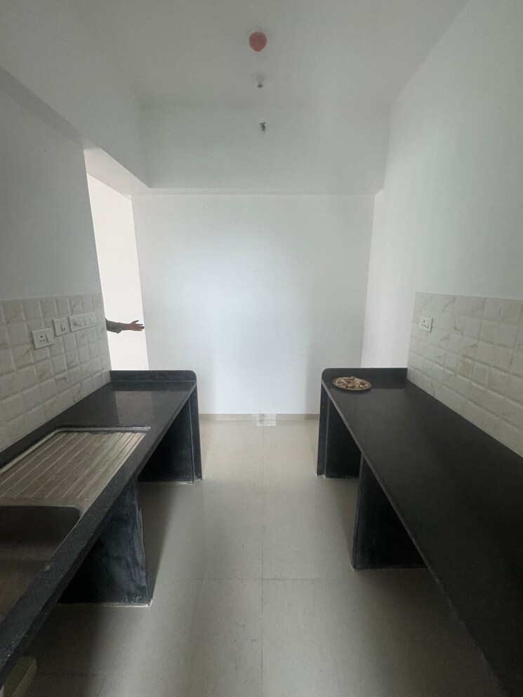 Kitchen, kalpataru-immensa 3 Bedroom 990 Sq.Ft. Apartment In Kolshet Road Thane 8920774