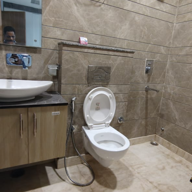 Bathroom, sadhna enclave 3 Bedroom 1500 Sq.Ft. Builder Floor In Sadhna Enclave Delhi 8920783
