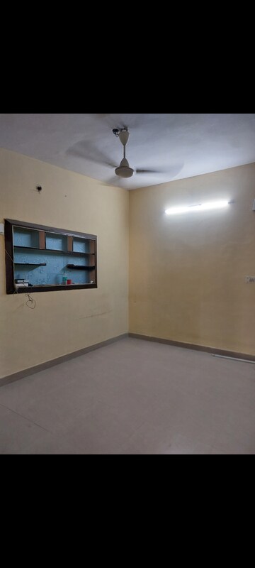 Room in 1 BHK Apartment at Aadharshila Apartment, Sarita Vihar – for Rent