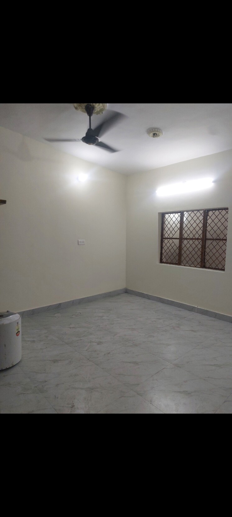 Room, shanti-bhawan 1 Bedroom 450 Sq.Ft. Apartment In Sarita Vihar Delhi 8920792