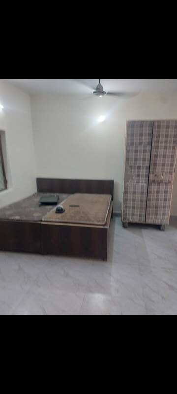 Bedroom in 1 BHK Apartment at Shanti Bhawan, Sarita Vihar – for Rent