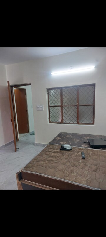 Room in 1 BHK Apartment at Shanti Bhawan, Sarita Vihar – for Rent
