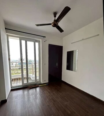Room in 2 BHK Apartment at BPTP Discovery Park, Sector 80 – for Sale