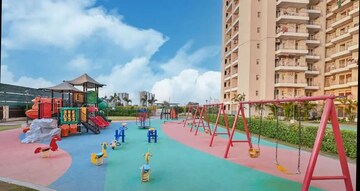 Swimming Pool in 2 BHK Apartment at BPTP Discovery Park, Sector 80 – for Sale
