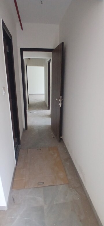 Furnished Amenities in 3 BHK Apartment at Hubtown Seasons, Chembur – for Sale