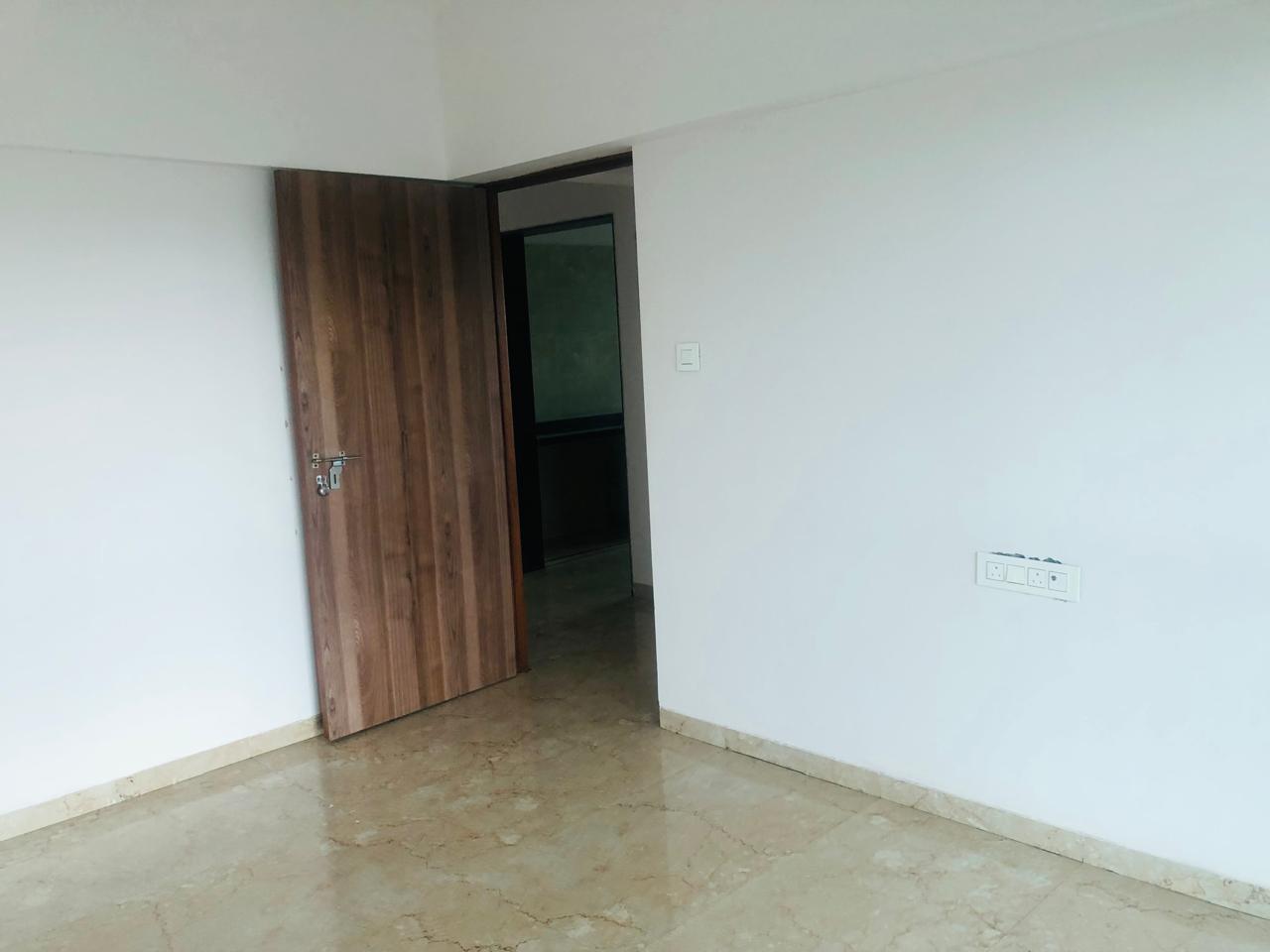 2 BHK Apartment For Sale in S Raheja New Light