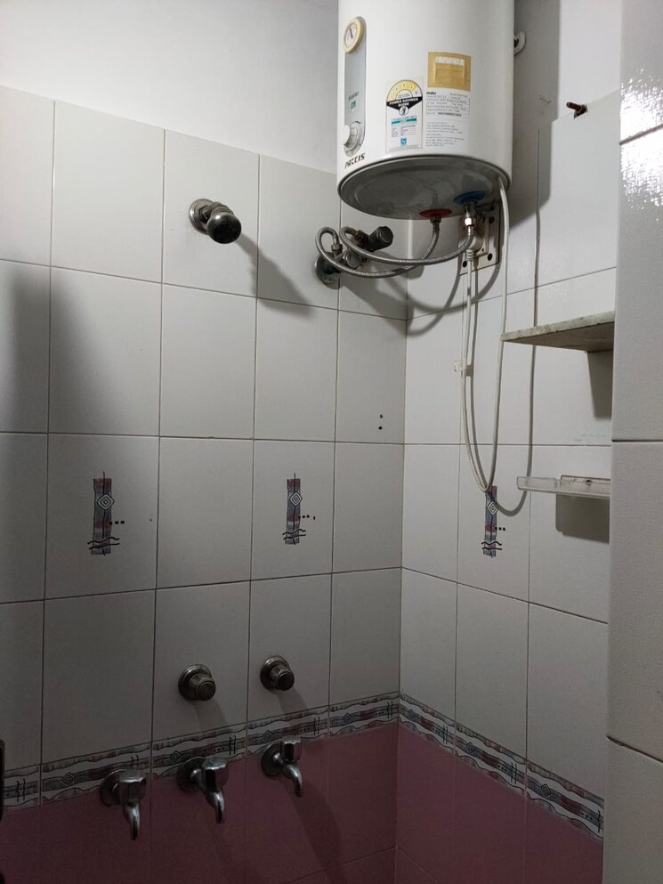 Kitchen, rwa-apartments-sector-19 1.5 Bedroom 300 Sq.Ft. Independent House In Sector 19 Noida 8920809